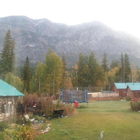 Hotel Steamboat Mountain Chalets Spillimacheen Exterior foto