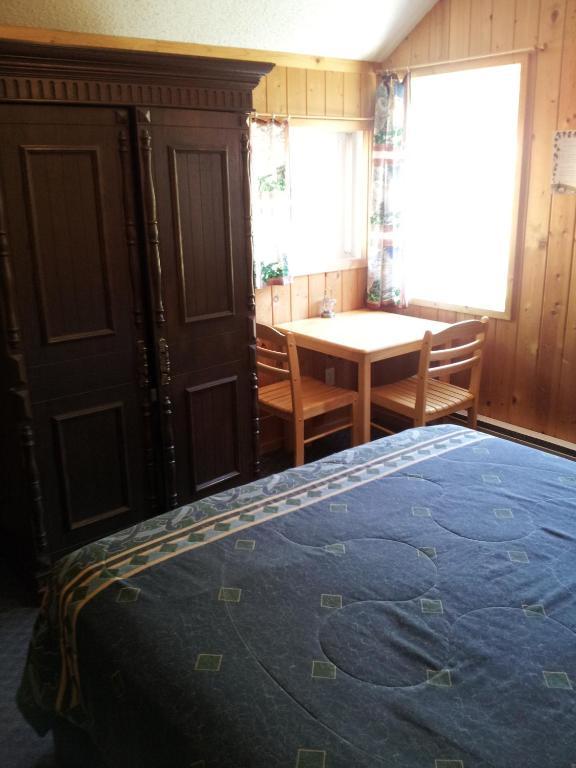 Hotel Steamboat Mountain Chalets Spillimacheen Zimmer foto