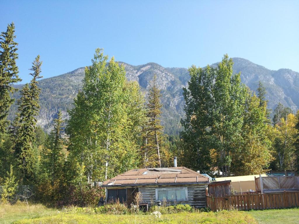 Hotel Steamboat Mountain Chalets Spillimacheen Exterior foto
